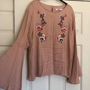 Bell Sleeve, floral top perfection